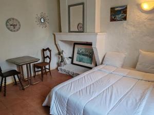 Maisons d'hotes ex domaine Chandelier : photos des chambres