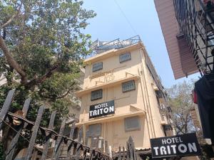 Hotel Triton Sion - Near US Embassy - Hotel Near BKC