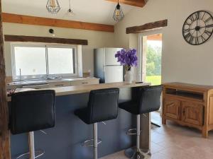 Villas Maison en pierre situe au milieu des champs de ble : photos des chambres