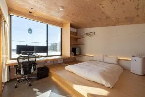 森deワーケなすっぽ 木の温もりとホテルライクな佇まい 森のバレルサウナ - Kuroiso