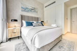 Cozy 1BR Haven in The Cove, Dubai Creek Harbour