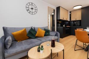 Okrzei Stylish Apartment with Balcony & Parking Gdynia by Renters