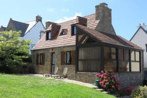 Maison bretonne exposée Sud avec jardin à 50m de la baie Ste Anne à TREGASTEL - Réf 44