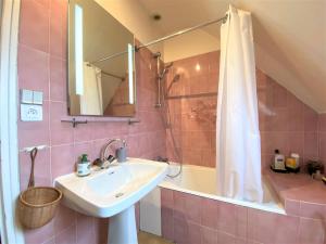 Appartement VUE MER au centre de TREGASTEL, à 600m de la plage - Réf 708