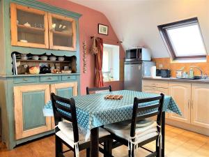 Appartement VUE MER au centre de TREGASTEL, à 600m de la plage - Réf 708