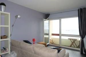 Studio VUE SUR MER sur la plage de Trestrignel à PERROS-GUIREC - Réf 833
