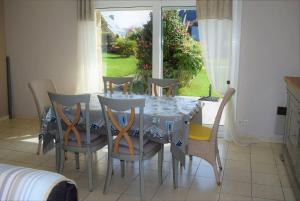 Villas Maison VUE SUR MER avec jardin clos a PERROS-GUIREC - Ref 842 : photos des chambres