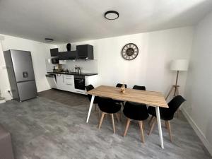 Appartements Hyper Centre Cahors Parking + Calme + 50m du blvrd : photos des chambres