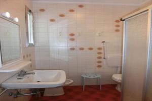 Villa in a quiet area next to the sea