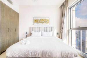 Stunning 1BR Apartment at Harbour Views Dubai Creek