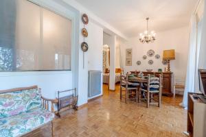 GuestHost - Vintage Holiday Flat