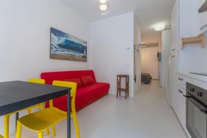 GuestHost - Academy of Fine Arts - Modern Apt with balcony!