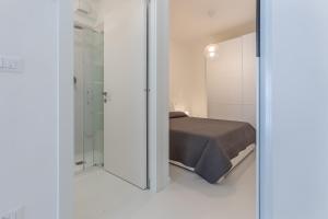 GuestHost - Academy of Fine Arts - Modern Apt with balcony!