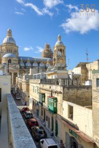 Stunning 3BR Townhouse with Private Rooftop Access by 360 Estates