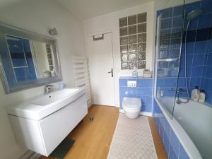 Appartements EXIGEHOME - Beau Duplex tres lumineux - 300 m du chateau de Versailles : photos des chambres
