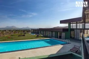 StayVista's Minty Mirage - Mountain & Lake-View Villa with Pool, Expansive Lawn & Terrace - Dindori