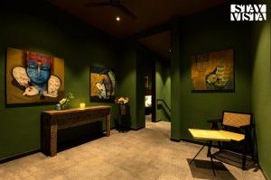 StayVistas Minty Mirage - Mountain & Lake-View Villa with Pool, Expansive Lawn & Terrace