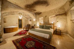 Ares Cave Suites