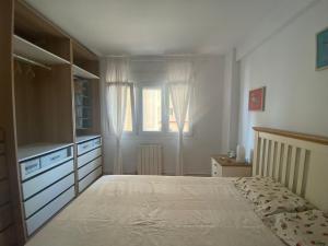 GATU Villa Dante Playa Victoria Parking gratuito, "preferente para mayores de 25 años y familias "