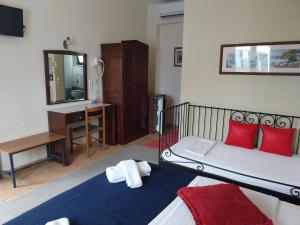 Deluxe Double Room with Extra Bed room in Ela Mesa