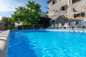 Rustic Villa Marija with panoramic view in Zrenj 