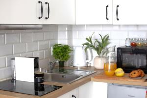 Deluxe Style Apartments with AC 900 m to Central Station