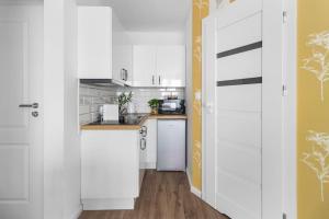 Deluxe Style Apartments with AC 900 m to Central Station