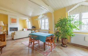 Nice Apartment In Neuilly-Sur-Seine