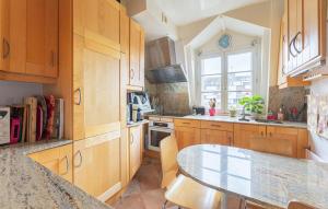 Nice Apartment In Neuilly-Sur-Seine