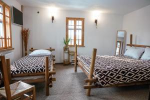 Casa Plaiul Cailor: Rustic Mountain Hideaway