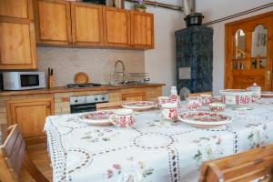 Casa Plaiul Cailor: Rustic Mountain Hideaway