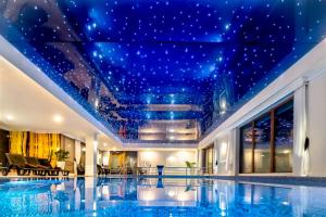 Olivina Park Spa - domki z dostępem do krytego basenu, saun, wyżywienia i atrakcji dla dzieci