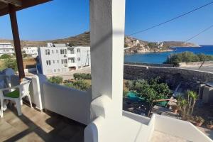 Παραθαλάσσιο εξοχικό σπίτι με θέα τον κόλπο Βάρης