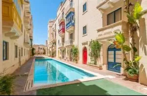 Amazing Gozo penthouse sea views, hot tub, pool, free AC - 纳杜尔