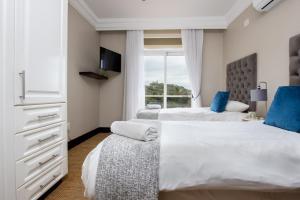 Ballito Manor View 201 - With Generator