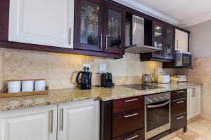 Ballito Manor View 201 - With Generator