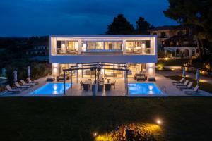 Nikiti Botanic Pool Suites