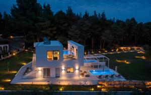 Nikiti Botanic Pool Suites