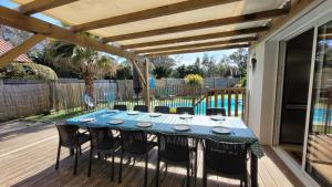 Maisons de vacances VILLA CASA KOKO 10 PERS piscine chauffee, petanque, ping pong VIEUX-BOUCAU : photos des chambres