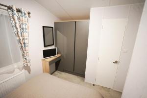 Inviting 3-Bed Lodge in Preston hot tub