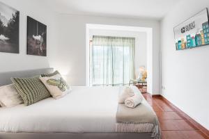 GuestReady - Portrait with a view