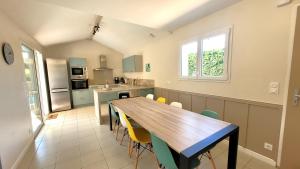 Maisons de vacances VILLA CASA KOKO 10 PERS piscine chauffee, petanque, ping pong VIEUX-BOUCAU : photos des chambres