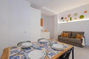 CASA FLORIT - Ceramic Homes - 4 Guest - AC WiFi - Near Sorolla Train Station