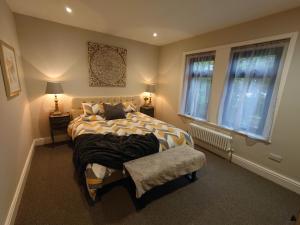 Newly renovated 2-bed bungalow