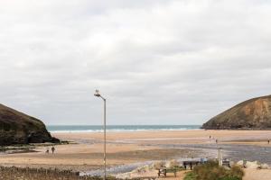 Fabulous Beach Pad Just 20 Paces From The Sea