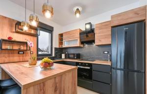 Gorgeous Home In Trnovec With Wifi