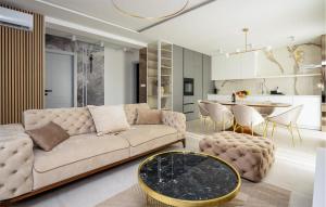 Nice Apartment In Sveti Filip I Jakov 