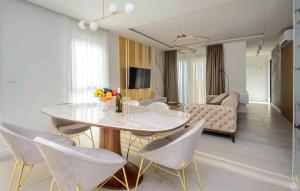 Nice Apartment In Sveti Filip I Jakov 