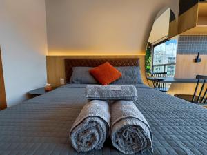 Studio 250mts da PRAIA I Piscina com VISTA PANORÂMICA em ROOFTOP I ACADEMIA I HOME OFFICE I WiFi 100Mbps