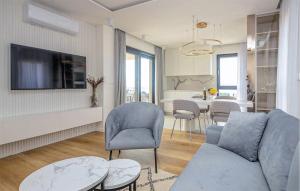 Lovely Apartment In Sveti Filip I Jakov